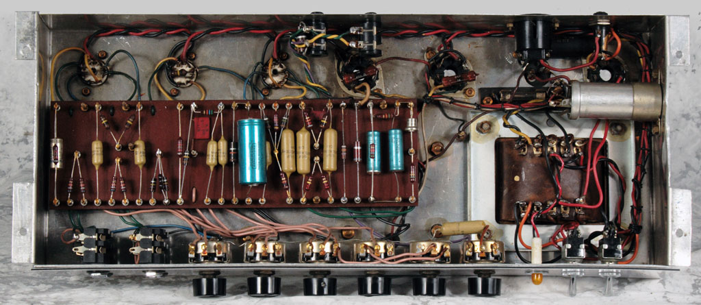 オリジナルのギターアンプをパーツから作る？