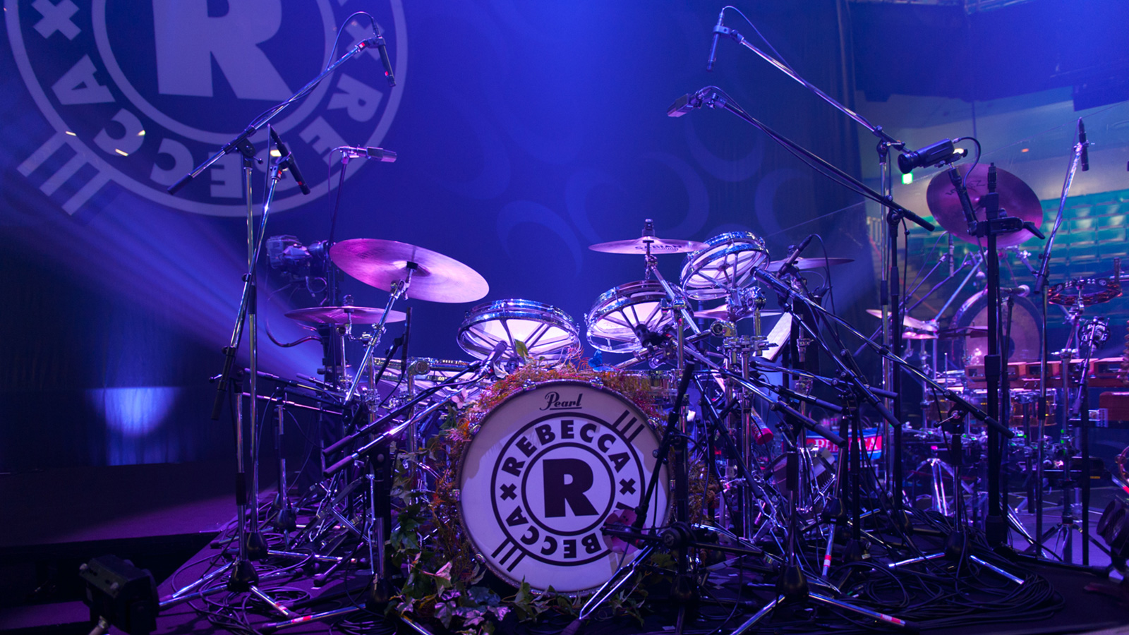 DTP Beat Kit Pro 7 & REBECCA at Budokan