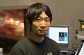※収録エンジニアの新井康哲氏（J-WAVE)