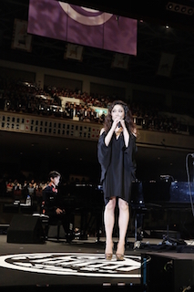 「Calling You」を演奏する塩谷哲 with JUJU